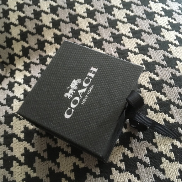 Coach 18k Gold / Vermeil & Pearl Earrings - Picture 3 of 3